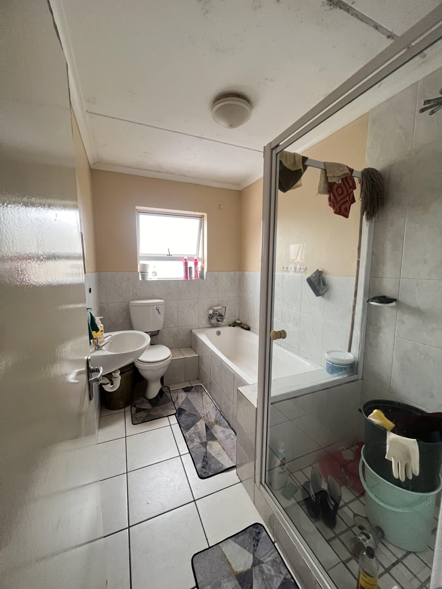2 Bedroom Property for Sale in Guldenland Western Cape